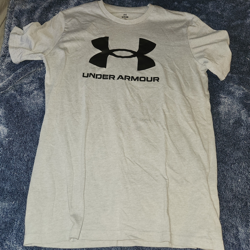 Under Armour Gray Short Sleeve Tee with Iconic Logo